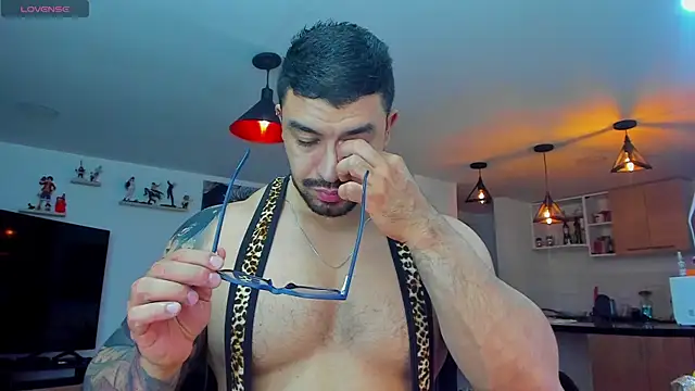 Snapshot of Michael_Diamond chatting on March 14, 2025, 3:15 am Michael Diamond online show from March 14, 2025, 3:15 am