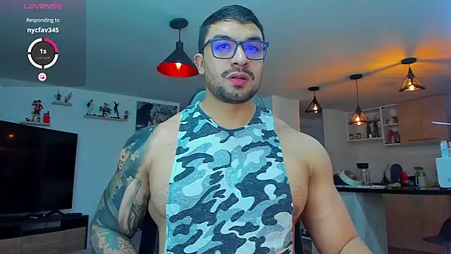 Snapshot of Michael_Diamond chatting on March 21, 2025, 2:50 am Michael Diamond online show from March 21, 2025, 2:50 am