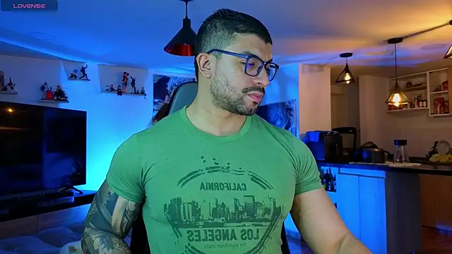 Snapshot of Michael_Diamond chatting on September 10, 2025, 2:33 am Michael Diamond online show from September 10, 2025, 2:33 am