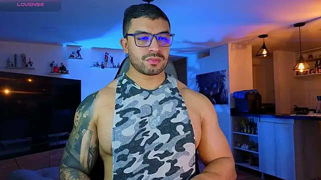 Snapshot of Michael_Diamond chatting on September 13, 2025, 2:33 am Michael Diamond online show from September 13, 2025, 2:33 am