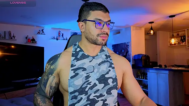 Snapshot of Michael_Diamond chatting on September 16, 2025, 2:45 am Michael Diamond online show from September 16, 2025, 2:45 am