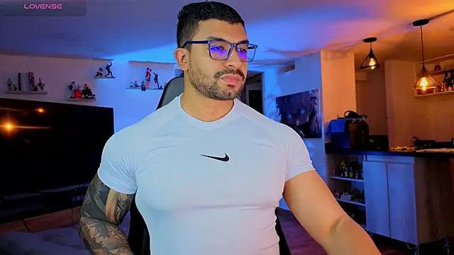 Snapshot of Michael_Diamond chatting on September 18, 2025, 2:35 am Michael Diamond online show from September 18, 2025, 2:35 am