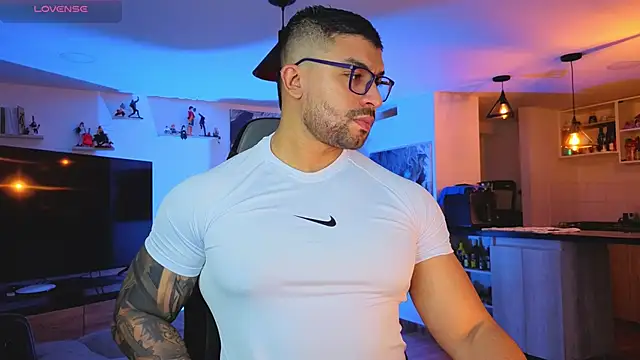 Snapshot of Michael_Diamond chatting on September 26, 2025, 2:48 am Michael Diamond online show from September 26, 2025, 2:48 am