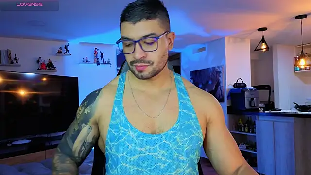 Snapshot of Michael_Diamond chatting on October 3, 2025, 2:19 am Michael Diamond online show from October 3, 2025, 2:19 am