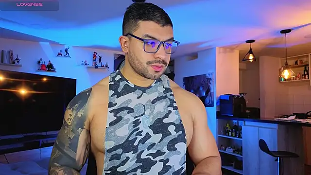 Snapshot of Michael_Diamond chatting on October 7, 2025, 1:47 am Michael Diamond online show from October 7, 2025, 1:47 am