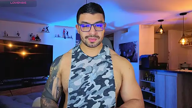 Snapshot of Michael_Diamond chatting on October 21, 2025, 2:56 am Michael Diamond online show from October 21, 2025, 2:56 am