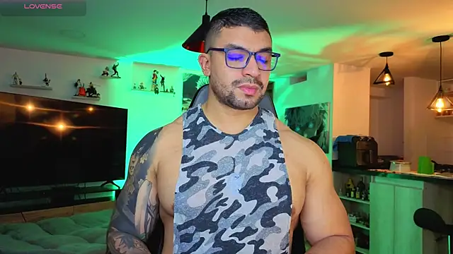 Snapshot of Michael_Diamond chatting on October 28, 2025, 2:59 am Michael Diamond online show from October 28, 2025, 2:59 am