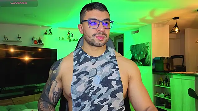 Snapshot of Michael_Diamond chatting on November 1, 2025, 2:35 am Michael Diamond online show from November 1, 2025, 2:35 am