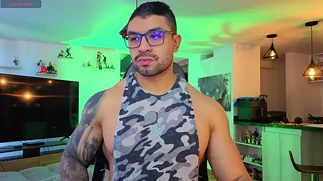 Snapshot of Michael_Diamond chatting on November 2, 2025, 6:32 pm Michael Diamond online show from November 2, 2025, 6:32 pm