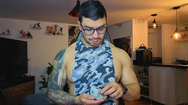 Snapshot of Michael_Diamond chatting on November 19, 2025, 3:28 am Michael Diamond online show from November 19, 2025, 3:28 am