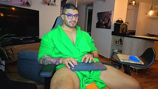 Snapshot of Michael_Diamond chatting on November 27, 2025, 2:46 am Michael Diamond online show from November 27, 2025, 2:46 am