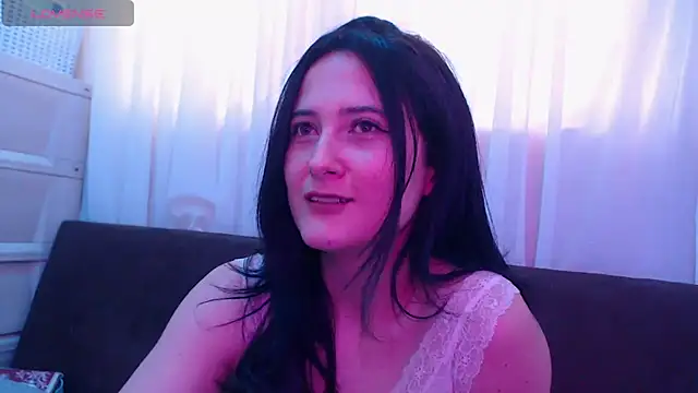 Snapshot of AlissonnFoxx chatting on June 6, 2026, 10:36 pm AlissonnFoxx online show from June 6, 2026, 10:36 pm
