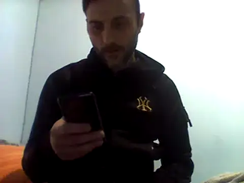 Snapshot of coppiasenzacensura chatting on February 14, 2025, 3:26 pm coppiasenzacensura online show from February 14, 2025, 3:26 pm