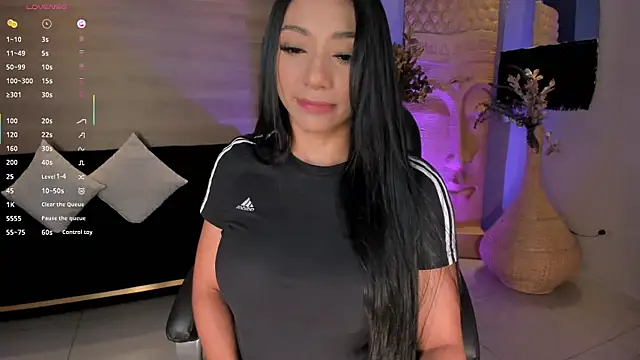 LizzHamilton   online show from September 22, 2025, 7:27 pm