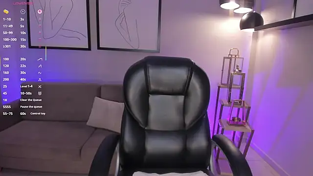 LizzHamilton   online show from January 7, 2026, 7:27 pm