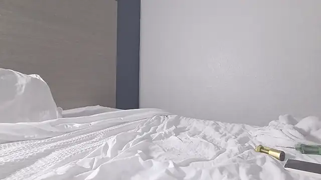 creamdreammmm online show from February 20, 2026, 5:26 am