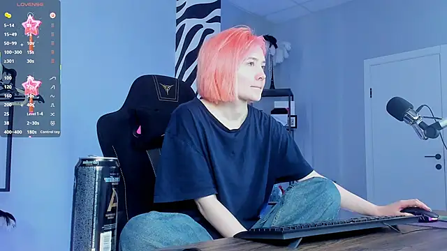 ReiYosimoto online show from October 4, 2025, 11:52 am