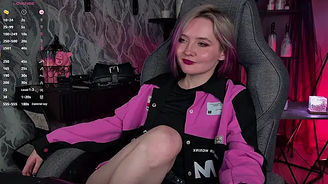 ReiYosimoto online show from April 18, 2026, 7:07 pm