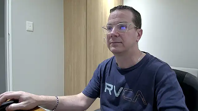 BrettJ81 online show from October 8, 2025, 4:04 pm