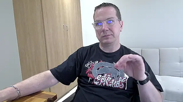 BrettJ81 online show from November 28, 2025, 1:14 pm