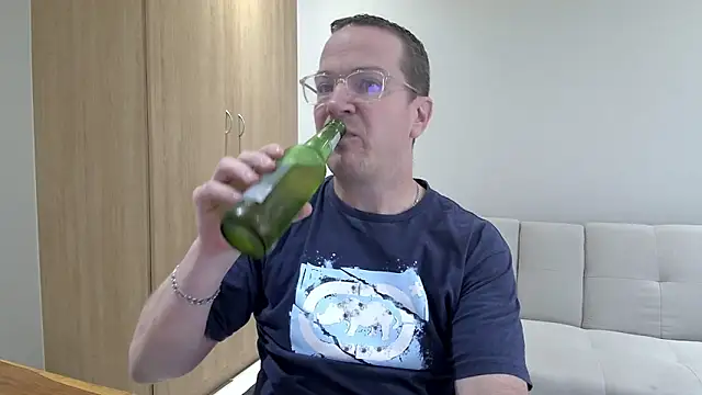 BrettJ81 online show from April 20, 2026, 2:53 pm