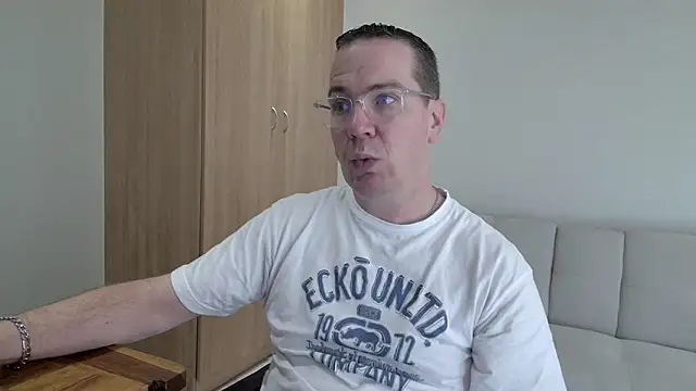 Snapshot of BrettJ81 chatting on May 3, 2026, 1:50 pm BrettJ81 online show from May 3, 2026, 1:50 pm