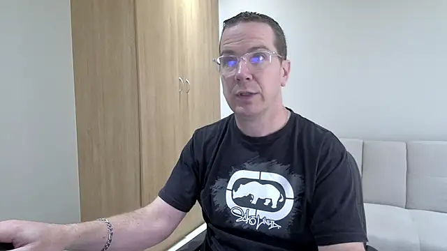 Snapshot of BrettJ81 chatting on May 15, 2026, 2:24 pm BrettJ81 online show from May 15, 2026, 2:24 pm