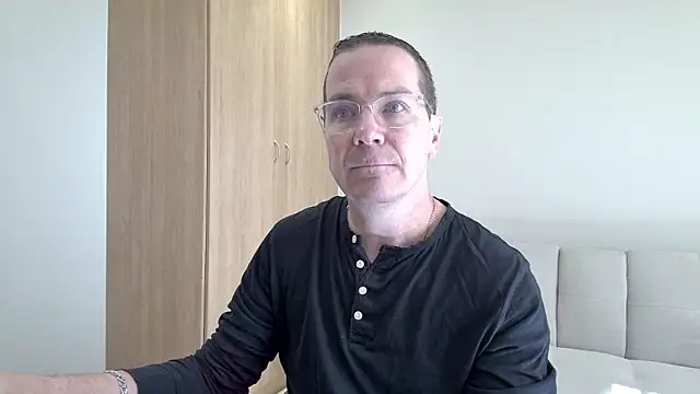 Snapshot of BrettJ81 chatting on June 6, 2026, 9:47 am BrettJ81 online show from June 6, 2026, 9:47 am
