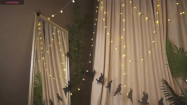 1reisatumi  online show from October 30, 2025, 1:23 pm