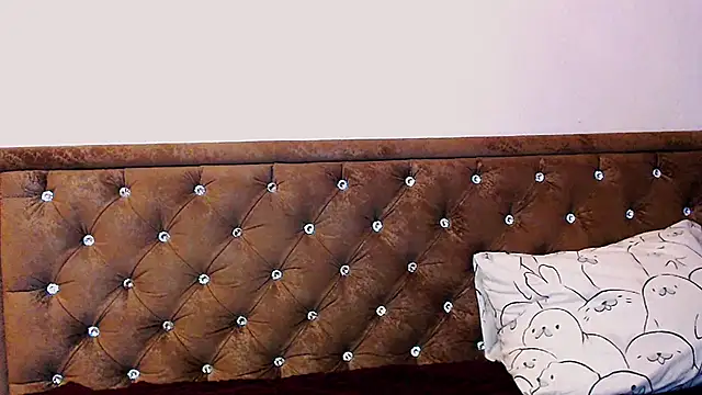 Sara4uu online show from November 16, 2025, 11:54 pm