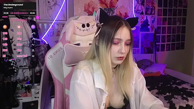 Evie Ro online show from March 12, 2025, 7:49 pm