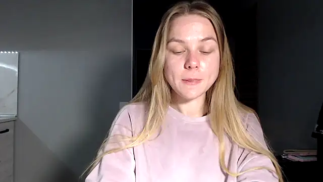 Snapshot of Sunbeam_ chatting on May 3, 2026, 8:59 pm Sunbeam online show from May 3, 2026, 8:59 pm