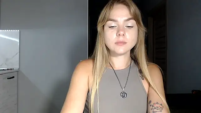 Snapshot of Sunbeam_ chatting on August 3, 2026, 8:23 pm Sunbeam online show from August 3, 2026, 8:23 pm