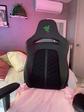 DaniDusan  online show from February 8, 2026, 8:12 pm