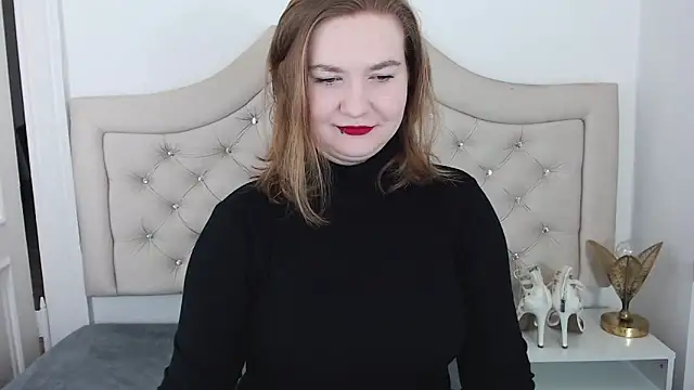 LaraDream online show from January 7, 2025, 6:45 pm