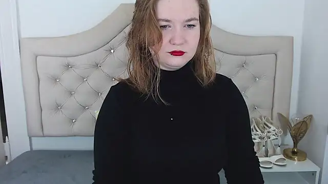 LaraDream online show from January 28, 2025, 7:42 pm