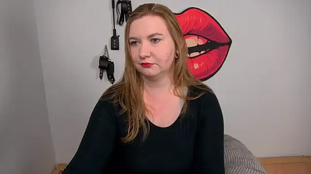 LaraDream online show from October 21, 2025, 2:18 pm