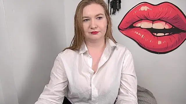 LaraDream online show from December 22, 2025, 3:20 pm