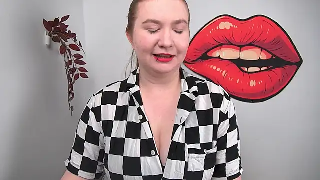 LaraDream online show from April 23, 2026, 12:29 pm