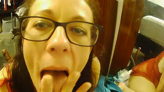 Snapshot of PartyPawgGirl420 chatting on June 8, 2026, 1:28 am PartyPawgGirl420 online show from June 8, 2026, 1:28 am