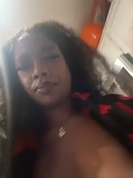 mismialove online show from April 18, 2026, 9:02 am