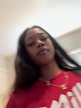 Snapshot of mismialove chatting on June 5, 2026, 3:07 pm mismialove online show from June 5, 2026, 3:07 pm