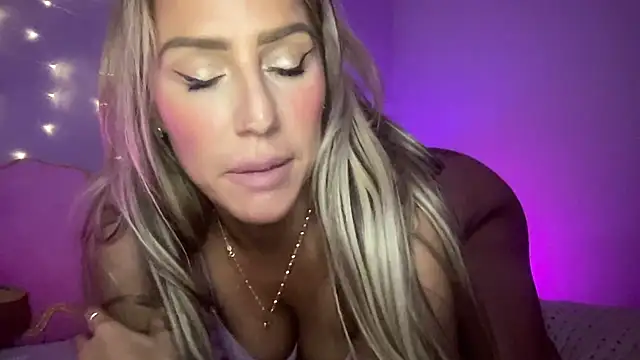 Fitnessbabe69 online show from January 10, 2025, 1:52 pm