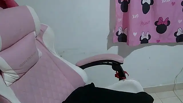 Snapshot of oso34hot chatting on February 19, 2026, 1:56 am oso34hot online show from February 19, 2026, 1:56 am